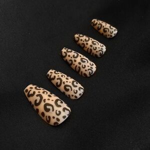 RAVE NAILZ Leopard Print Nails Nail Kit NEW IN BOX
